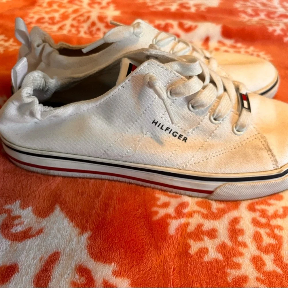 Tommy Hilfiger Women's Cream Lace-Up Sneakers - Picture 2 of 5